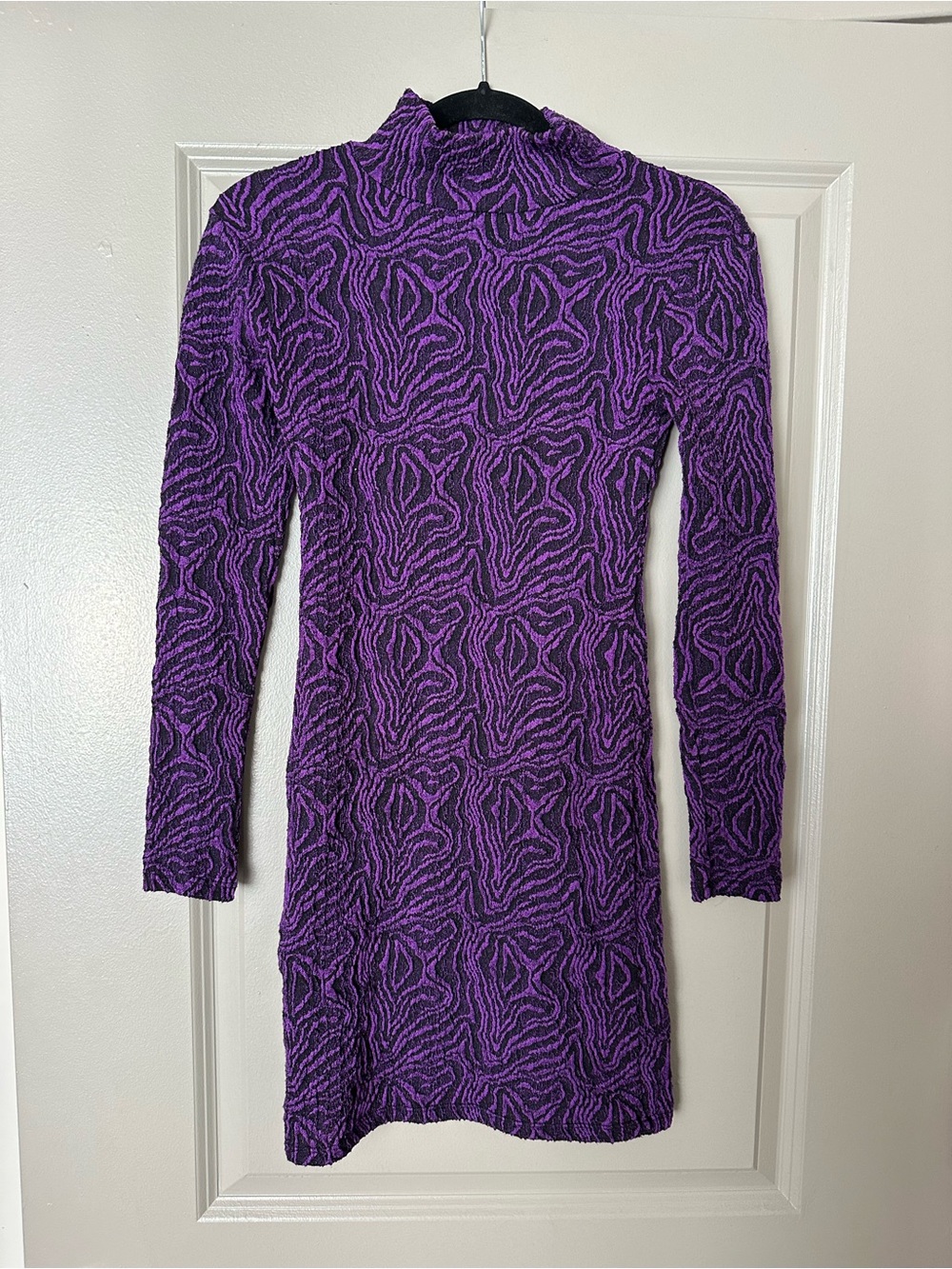 Zara Purple Long-Sleeve Patterned Bodycon Dress